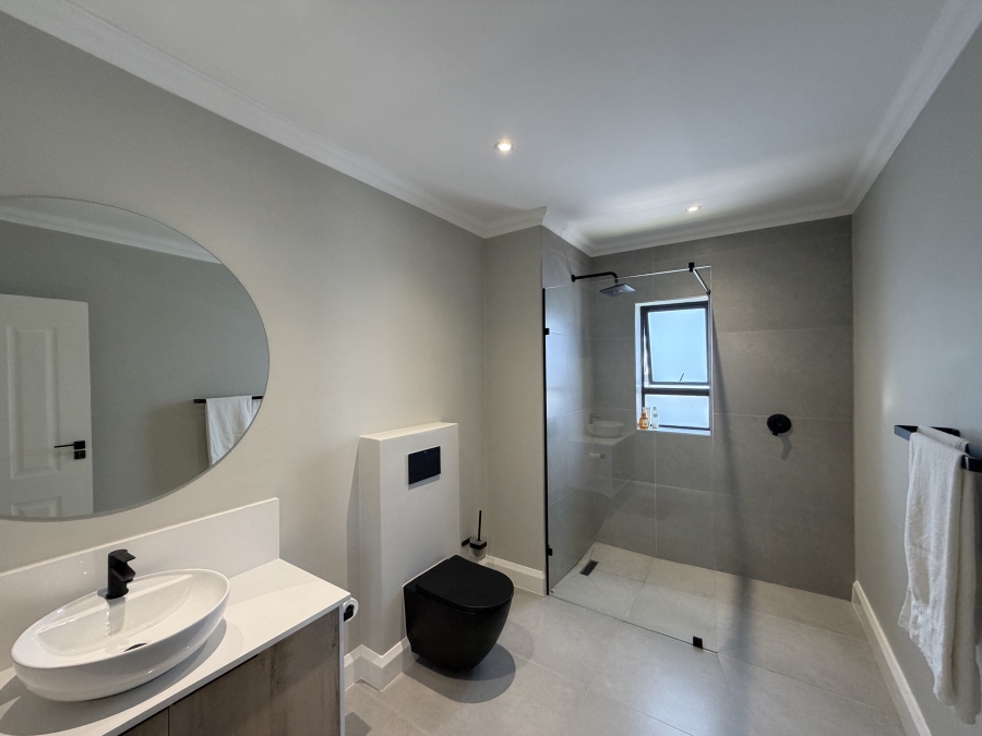 4 Bedroom Property for Sale in Kingswood Golf Estate Western Cape